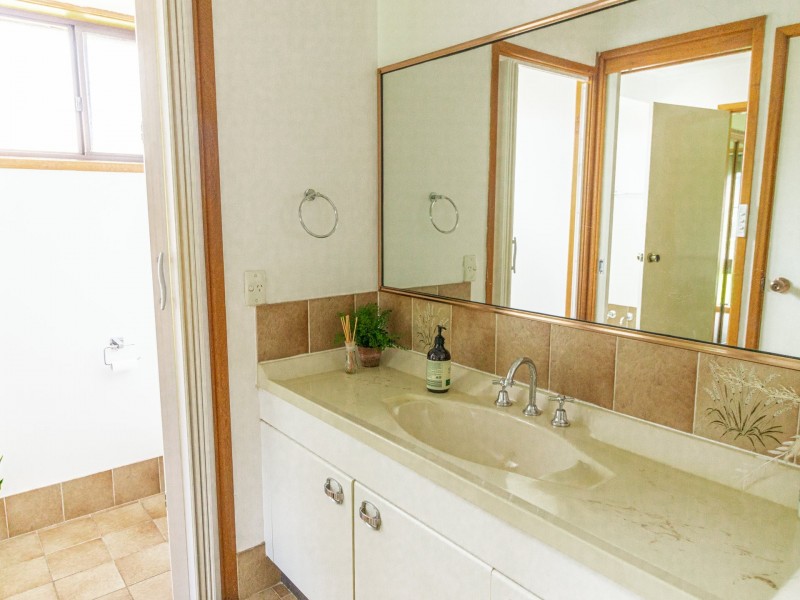 27 Tradewinds Avenue, Sussex Inlet NSW 2540