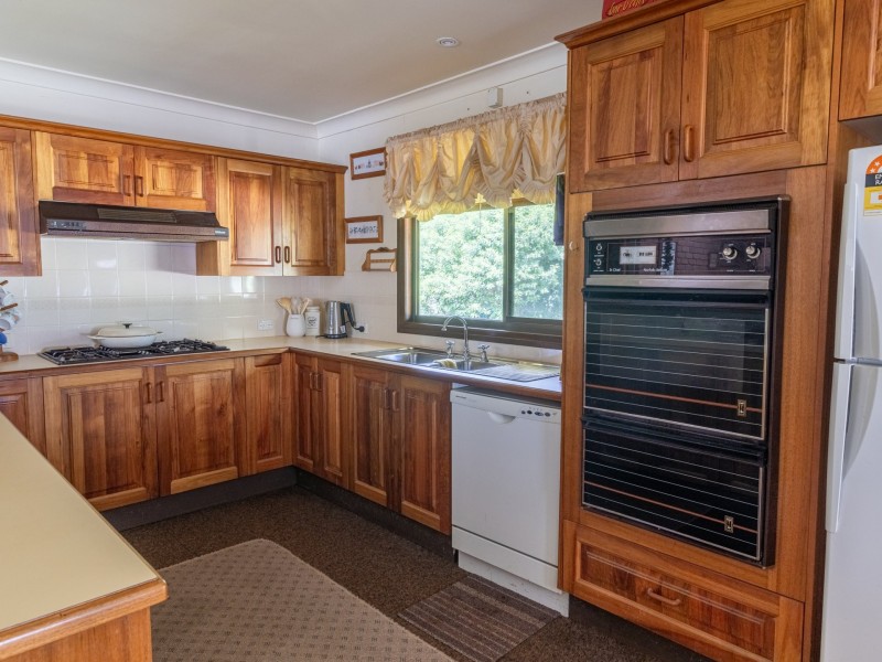5 Fairview Crescent, Sussex Inlet NSW 2540