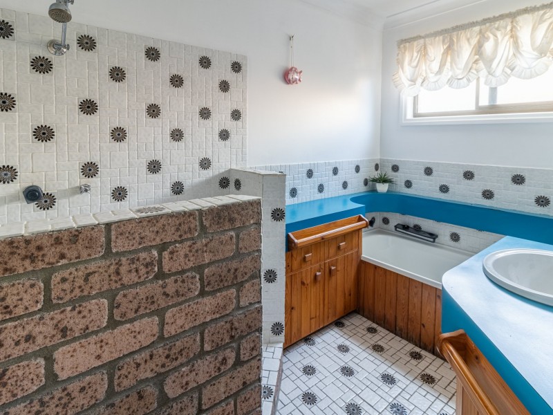 5 Fairview Crescent, Sussex Inlet NSW 2540