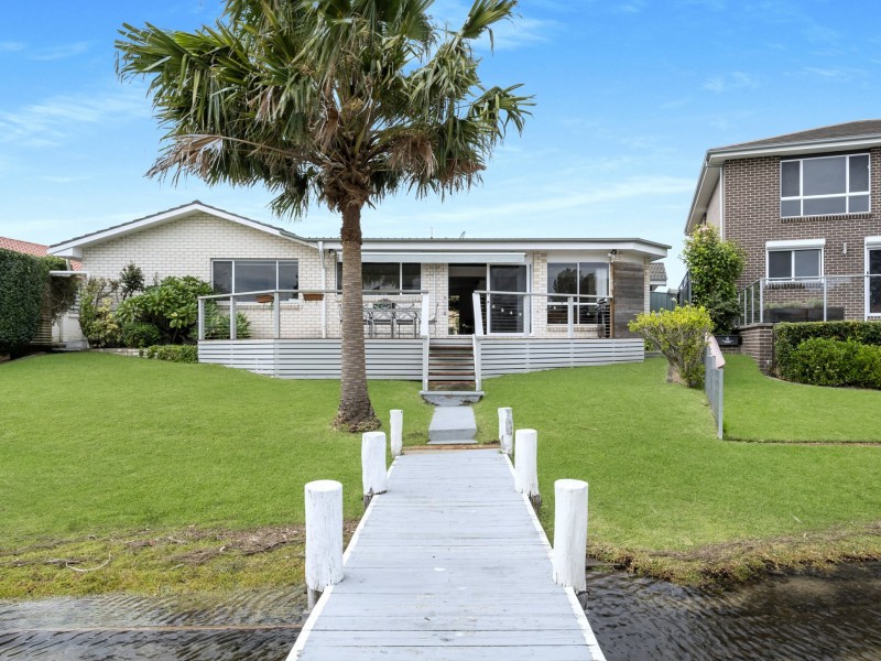 9 Whimbrel Drive, Sussex Inlet NSW 2540