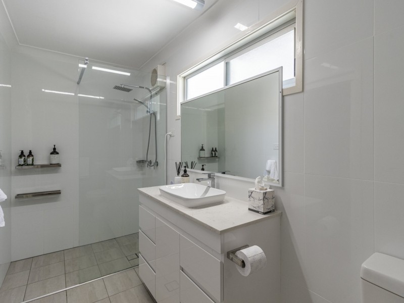10 Alamein Road, Sussex Inlet NSW 2540