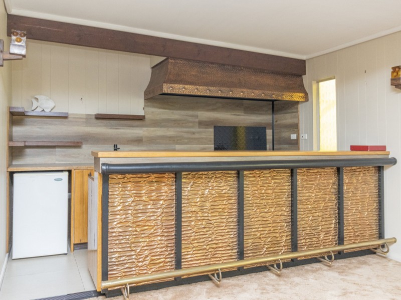 10 Alamein Road, Sussex Inlet NSW 2540