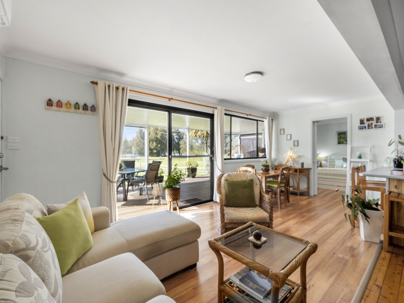 276 River Road, Sussex Inlet NSW 2540