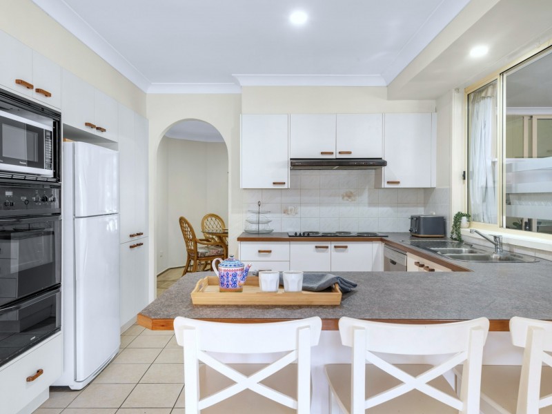 2 Sandpiper Way, Sussex Inlet NSW 2540