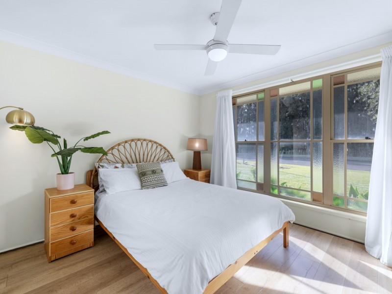 2 Sandpiper Way, Sussex Inlet NSW 2540