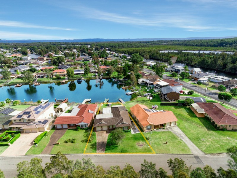 2 Sandpiper Way, Sussex Inlet NSW 2540
