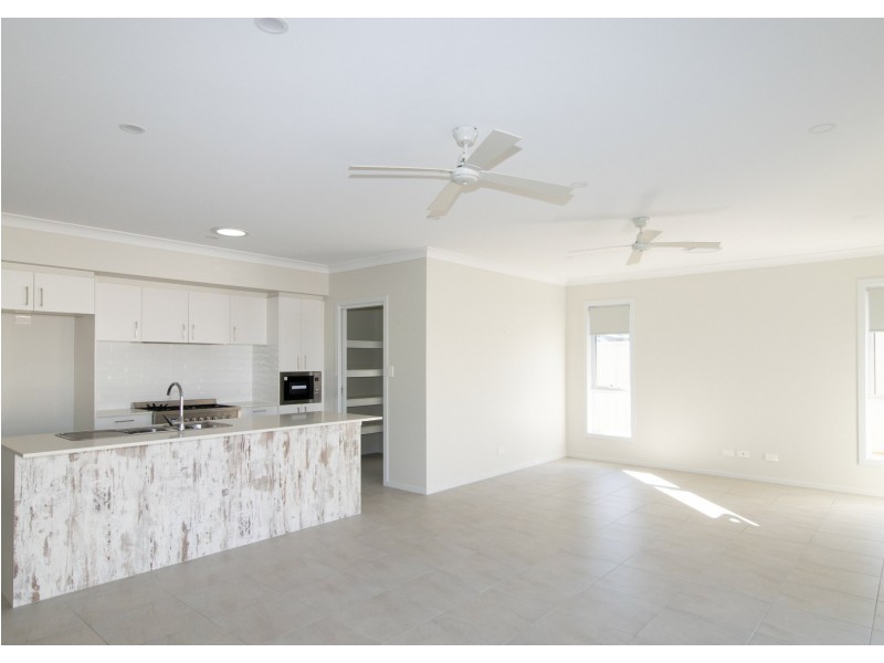 2 Oakmont Lane, Sussex Inlet NSW 2540
