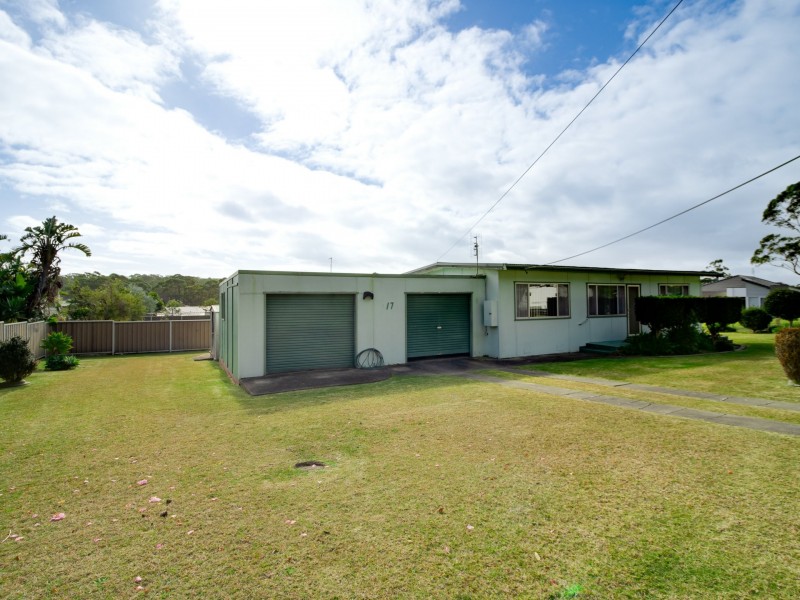 17 Wildwood Avenue, Sussex Inlet NSW 2540