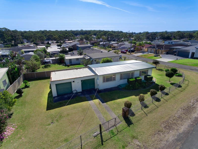 17 Wildwood Avenue, Sussex Inlet NSW 2540