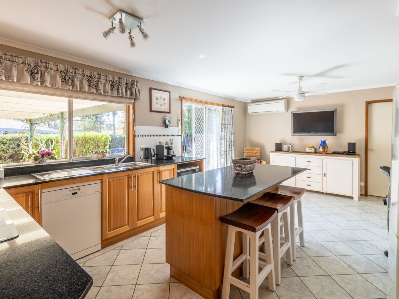 9 River Road, Sussex Inlet NSW 2540