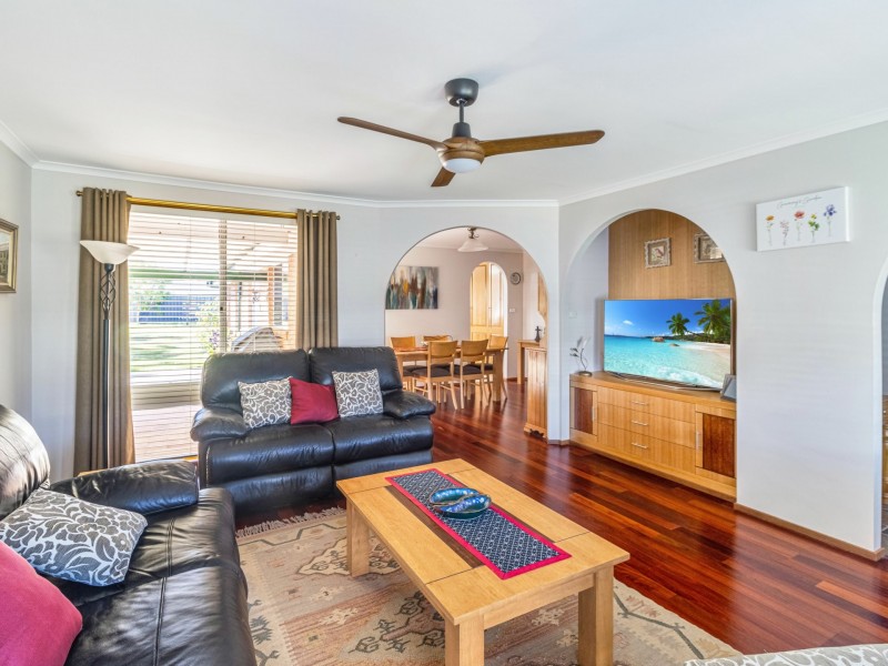 9 River Road, Sussex Inlet NSW 2540