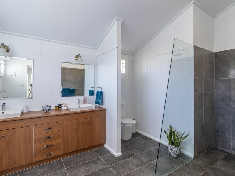 9 River Road, Sussex Inlet NSW 2540