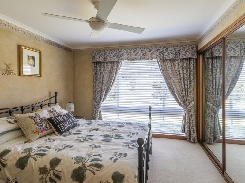 9 River Road, Sussex Inlet NSW 2540