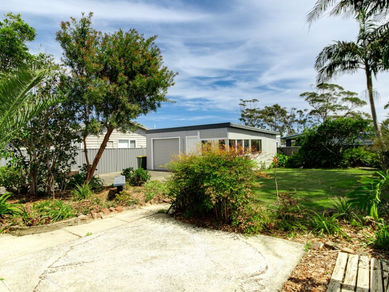 15 Lyons Road, Sussex Inlet NSW 2540