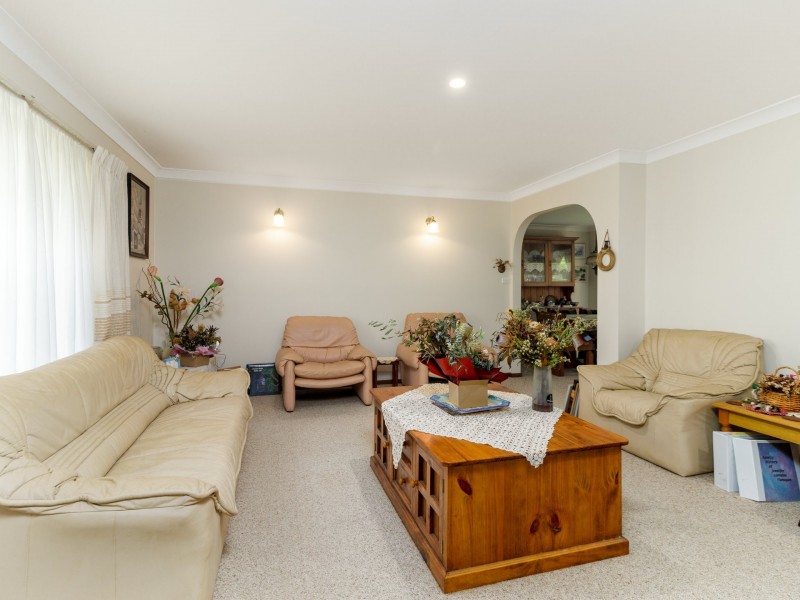 16 Wayfarer Drive, Sussex Inlet NSW 2540