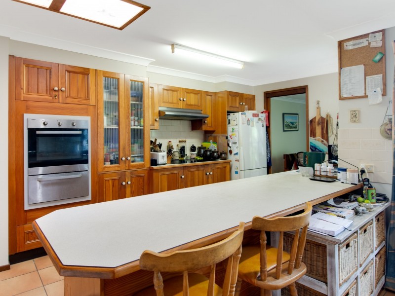 16 Wayfarer Drive, Sussex Inlet NSW 2540