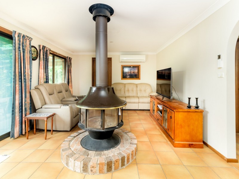 16 Wayfarer Drive, Sussex Inlet NSW 2540