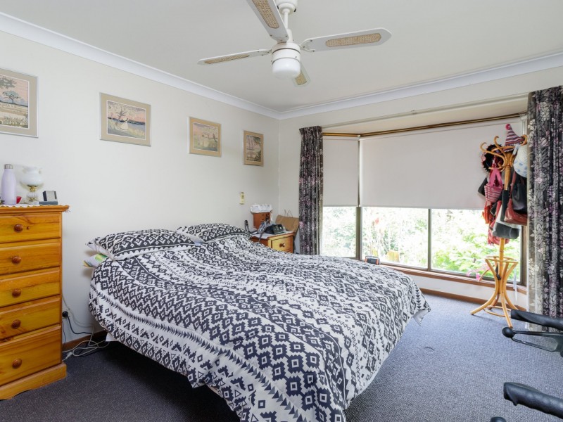 16 Wayfarer Drive, Sussex Inlet NSW 2540