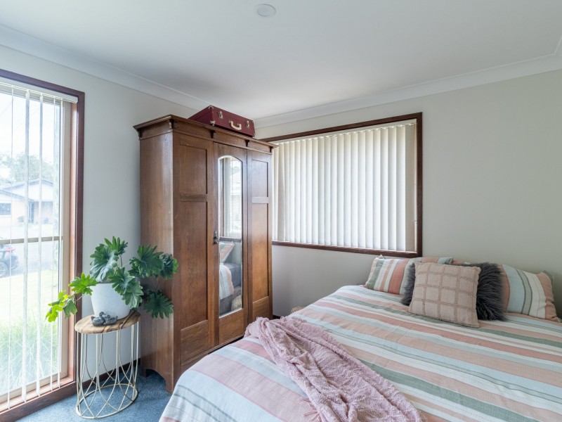 13 Lakeshore Parade, Sussex Inlet NSW 2540