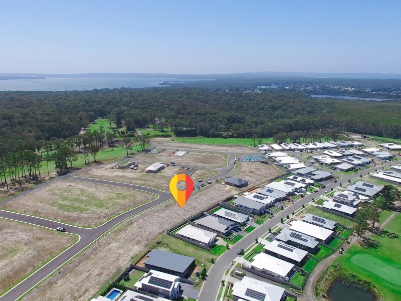 14 Sunningdale Avenue, Sussex Inlet NSW 2540