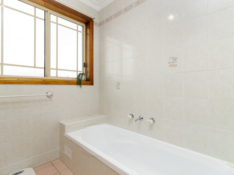 42 Tradewinds Avenue, Sussex Inlet NSW 2540