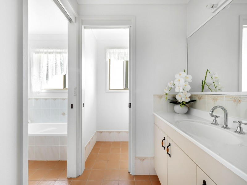 28 Lyons Road, Sussex Inlet NSW 2540