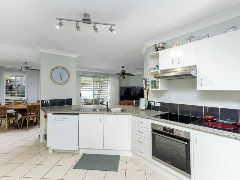 1 Tradewinds Avenue, Sussex Inlet NSW 2540