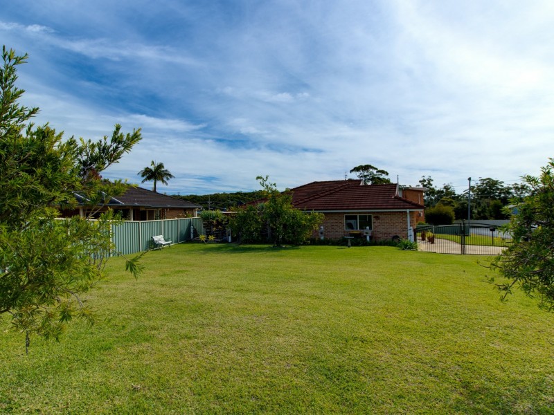 1 Tradewinds Avenue, Sussex Inlet NSW 2540