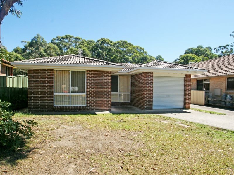 11 Lakeshore Parade, Sussex Inlet NSW 2540
