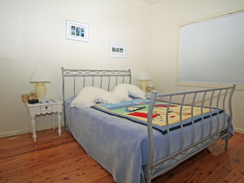 6 Berrara Cres, Berrara NSW 2540