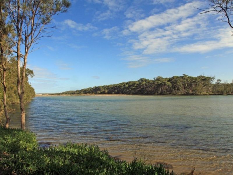 Chalet 2 Berrara Road, Berrara NSW 2540