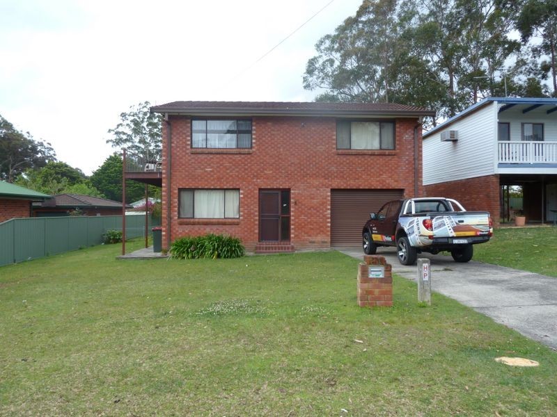 8 Lakeshore Parade, Sussex Inlet NSW 2540