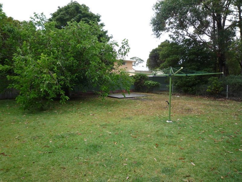 8 Lakeshore Parade, Sussex Inlet NSW 2540