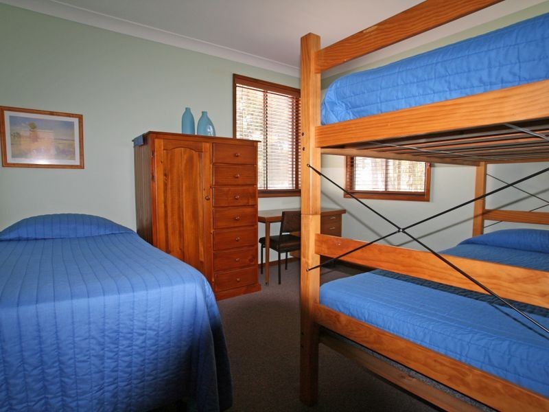 18 Beachway Avenue, Berrara NSW 2540