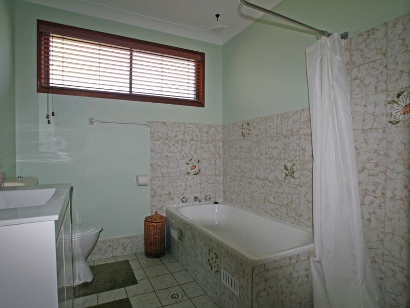 18 Beachway Avenue, Berrara NSW 2540