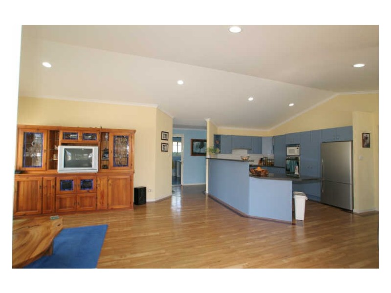 3 River Road, Sussex Inlet NSW 2540