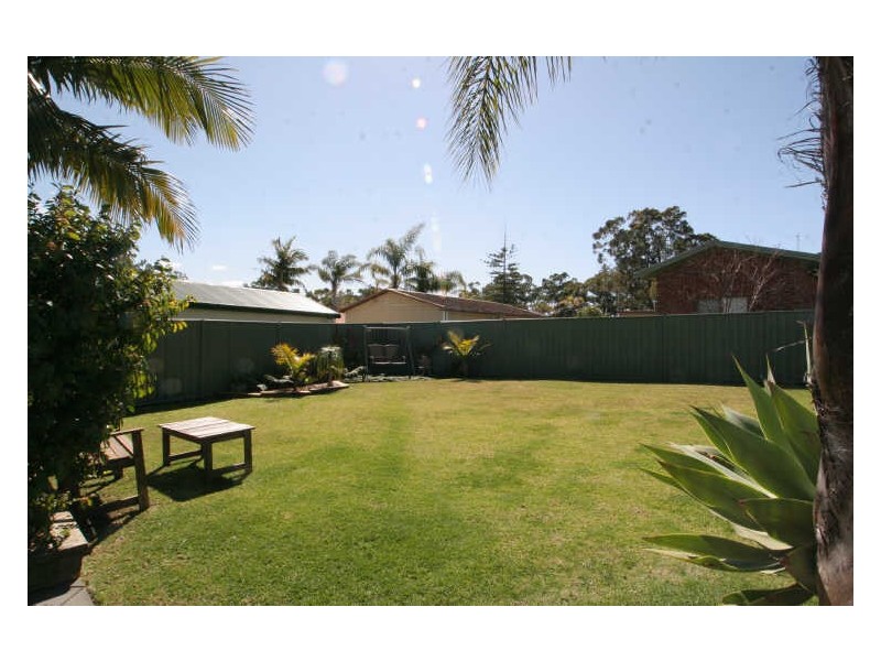 3 River Road, Sussex Inlet NSW 2540