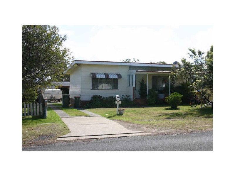 15 Lyons Road, Sussex Inlet NSW 2540