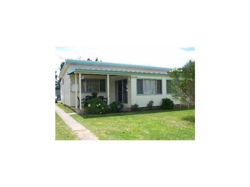 4 Christine Street, Sussex Inlet NSW 2540