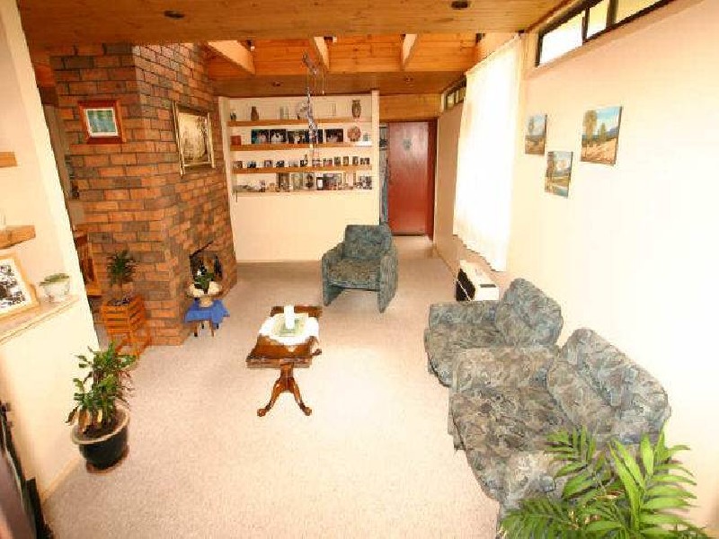 20 Lakeshore Parade, Sussex Inlet NSW 2540