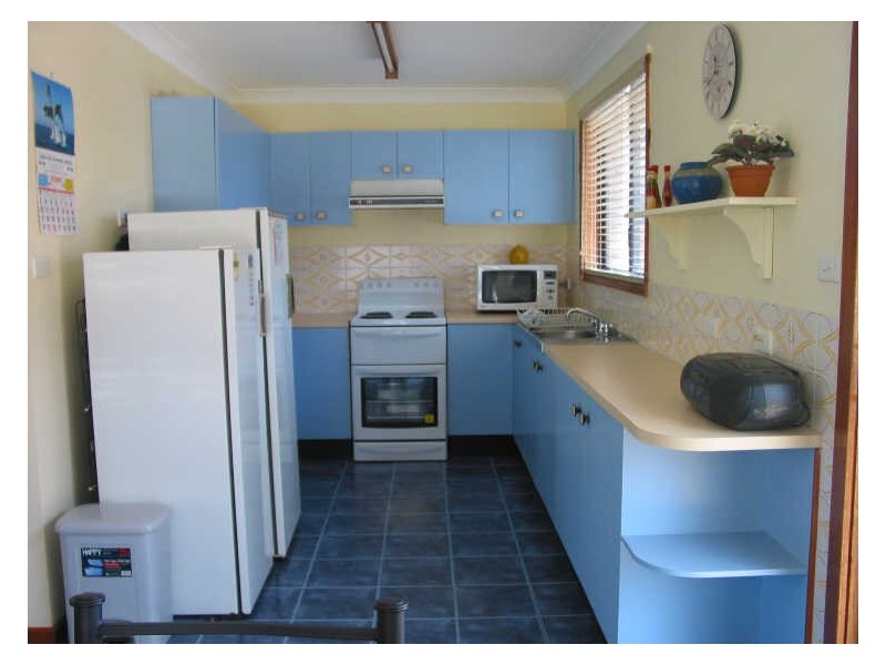 9 Riviera Avenue, Sussex Inlet NSW 2540