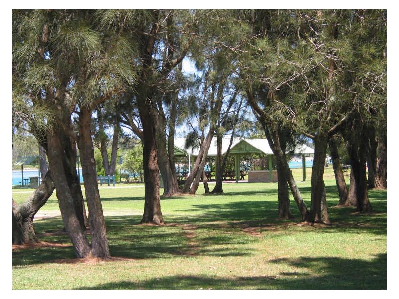 9 Riviera Avenue, Sussex Inlet NSW 2540