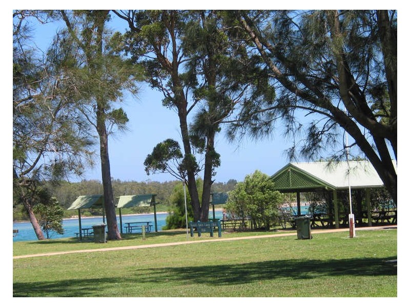 9 Riviera Avenue, Sussex Inlet NSW 2540