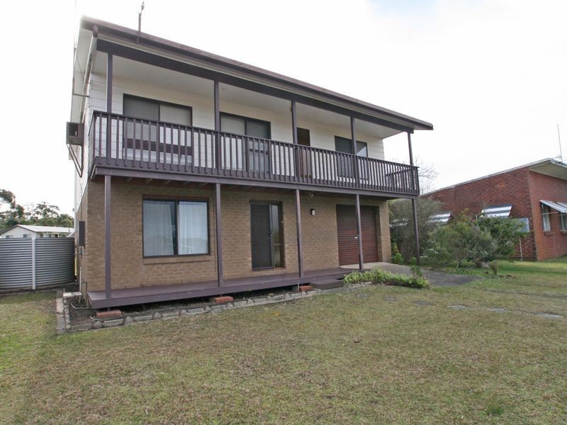 41 Iverison Road, Sussex Inlet NSW 2540