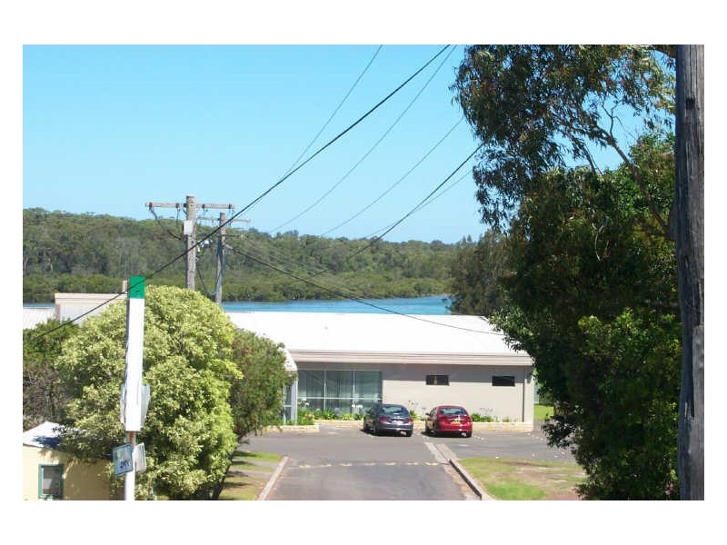 41 Iverison Road, Sussex Inlet NSW 2540