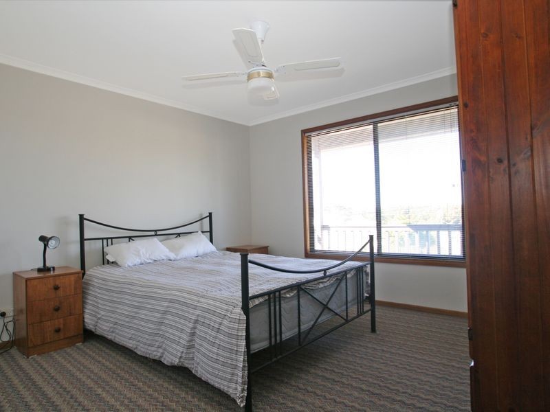 41 Iverison Road, Sussex Inlet NSW 2540