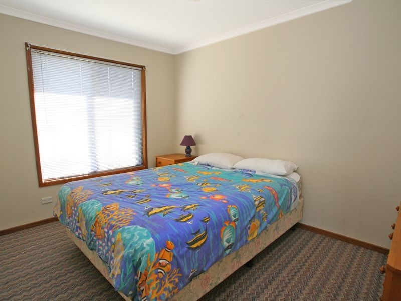 41 Iverison Road, Sussex Inlet NSW 2540