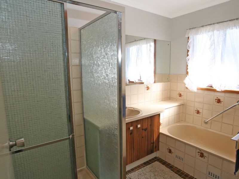 41 Iverison Road, Sussex Inlet NSW 2540