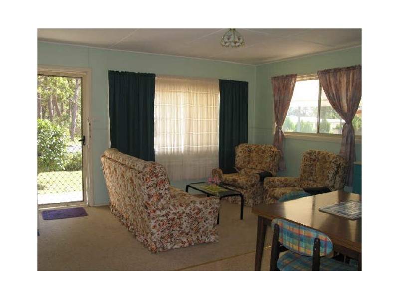 10 Glanville Road, Sussex Inlet NSW 2540