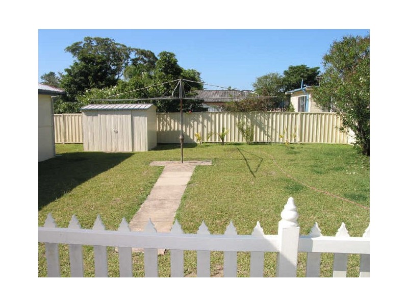 10 Glanville Road, Sussex Inlet NSW 2540